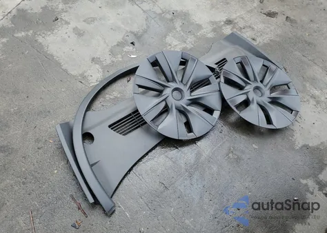 2024 Tesla Model Y from USA, damaged, VIN 7SAYGDED7RF184503